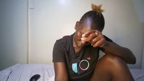 Snapshot of candycurly_ chatting on 10-26-25, 02:34 candycurly_ online show from 10-26-25, 02:34