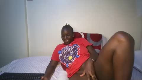 Snapshot of candycurly_ chatting on 11-22-25, 06:40 candycurly_ online show from 11-22-25, 06:40