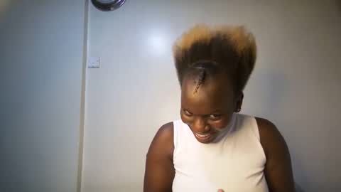 Snapshot of candycurly_ chatting on 11-26-25, 02:45 candycurly_ online show from 11-26-25, 02:45