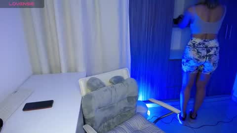 Snapshot of candydowson1 chatting on 03-03-25, 10:38 Candy Dowson online show from 03-03-25, 10:38