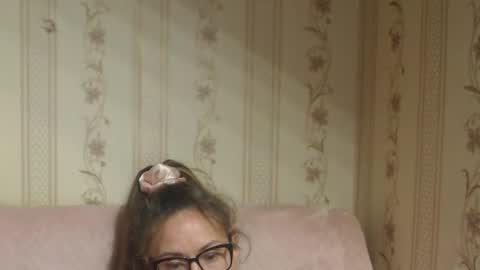 say meow and send tips  online show from 10-22-25, 03:45