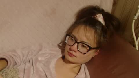 say meow and send tips  online show from 10-23-25, 06:39