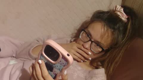 say meow and send tips  online show from 10-24-25, 09:22