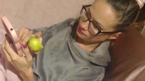 say meow and send tips  online show from 11-08-25, 07:01