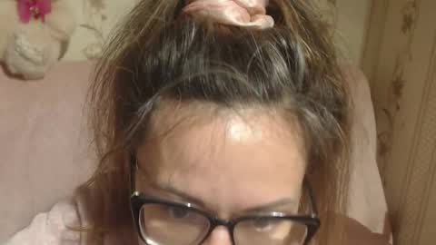 say meow and send tips  online show from 11-21-25, 06:28