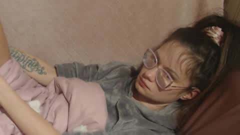 say meow and send tips  online show from 03-13-26, 02:23