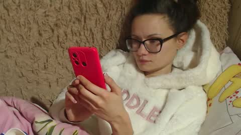 say meow and send tip  online show from 12-28-24, 08:04