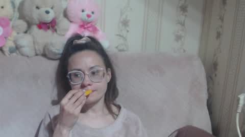 say meow and send tip  online show from 04-23-26, 10:47