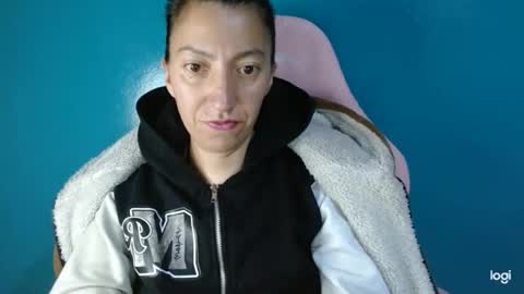 Snapshot of candymilfff chatting on 01-16-26, 03:32 candymilfff online show from 01-16-26, 03:32