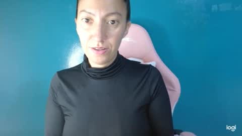 Snapshot of candymilfff chatting on 01-18-26, 09:40 candymilfff online show from 01-18-26, 09:40
