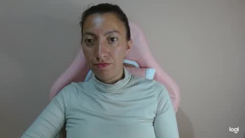 Snapshot of candymilfff chatting on 02-20-26, 08:42 candymilfff online show from 02-20-26, 08:42