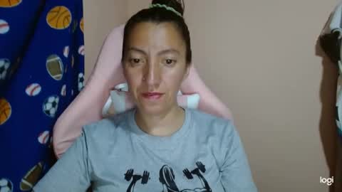 Snapshot of candymilfff chatting on 05-28-26, 09:23 candymilfff online show from 05-28-26, 09:23