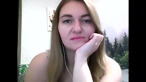 Snapshot of candyolime chatting on 03-06-25, 09:20 Daisy online show from 03-06-25, 09:20