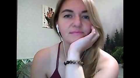 Snapshot of candyolime chatting on 09-13-25, 10:09 Daisy online show from 09-13-25, 10:09