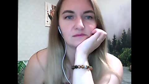 Snapshot of candyolime chatting on 09-15-25, 08:42 Daisy online show from 09-15-25, 08:42