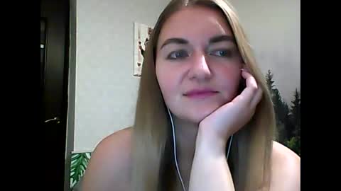 Snapshot of candyolime chatting on 09-30-25, 08:36 Daisy online show from 09-30-25, 08:36