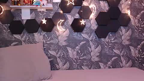 Mia online show from 02-27-26, 03:28