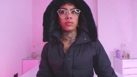 Aura  online show from 11-15-25, 11:51