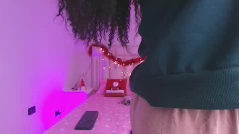 Aura  online show from 12-17-25, 12:00