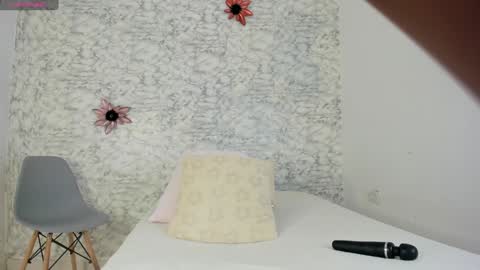 Snapshot of canhela1 chatting on 01-12-25, 01:32 Canhela online show from 01-12-25, 01:32
