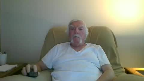 Snapshot of capecod21 chatting on 02-16-25, 02:10 capecod21 online show from 02-16-25, 02:10