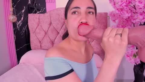 Snapshot of capricornio_16 chatting on 10-10-25, 05:17 CAPRICORNIO online show from 10-10-25, 05:17