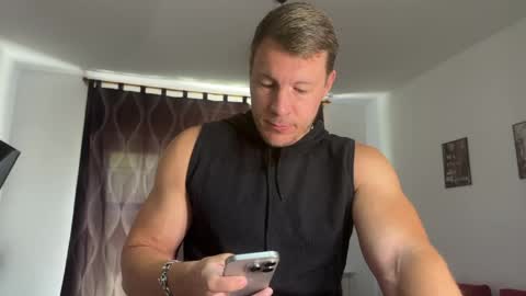 follow my twitter  online show from 06-05-26, 09:59