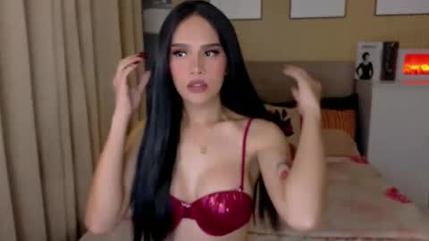 Snapshot of captivatinghailey_ chatting on 05-21-26, 05:47 HAILEY online show from 05-21-26, 05:47