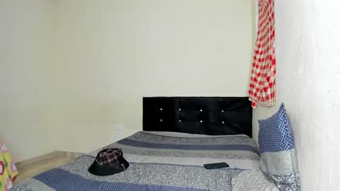 Snapshot of cardrey05 chatting on 01-23-25, 11:36 Carlos and Cristian online show from 01-23-25, 11:36