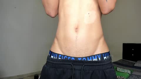 Snapshot of cardrey05 chatting on 02-05-25, 11:39 Carlos and Cristian online show from 02-05-25, 11:39