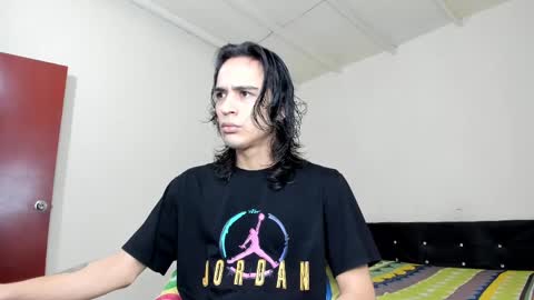 Snapshot of cardrey05 chatting on 03-04-25, 11:08 Carlos and Cristian online show from 03-04-25, 11:08