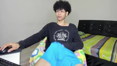 Snapshot of cardrey05 chatting on 03-12-25, 05:35 Carlos and Cristian online show from 03-12-25, 05:35