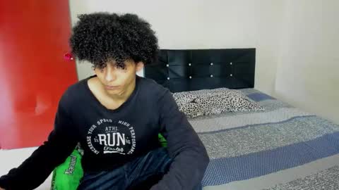 Snapshot of cardrey05 chatting on 09-16-25, 05:58 Carlos and Cristian online show from 09-16-25, 05:58