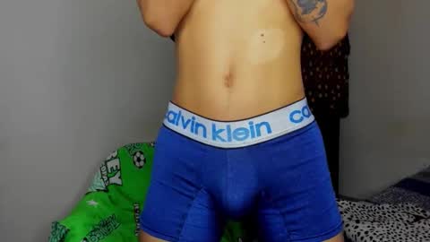 Snapshot of cardrey05 chatting on 10-29-25, 09:11 Carlos and Cristian online show from 10-29-25, 09:11