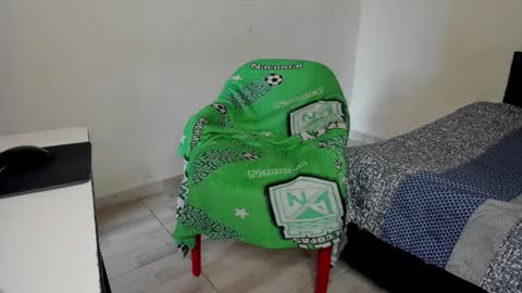 Snapshot of cardrey05 chatting on 11-22-25, 09:47 Carlos and Cristian online show from 11-22-25, 09:47