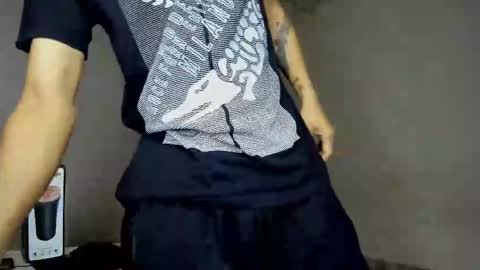 Snapshot of cardrey05 chatting on 12-14-25, 02:50 Carlos and Cristian online show from 12-14-25, 02:50