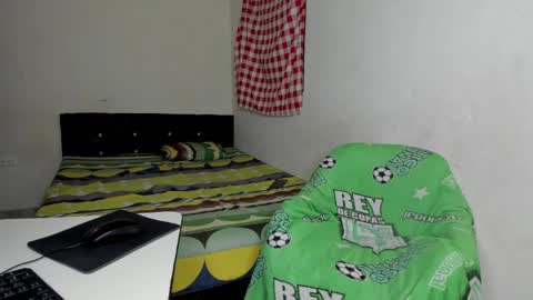 Carlos and Cristian  online show from 04-20-26, 02:36