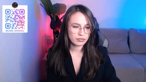 Mary online show from 10-23-25, 03:22