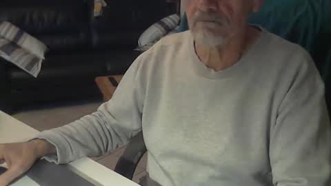 Snapshot of cargo69 chatting on 01-25-25, 04:13 cargo69 online show from 01-25-25, 04:13