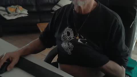 Snapshot of cargo69 chatting on 02-21-25, 03:43 cargo69 online show from 02-21-25, 03:43