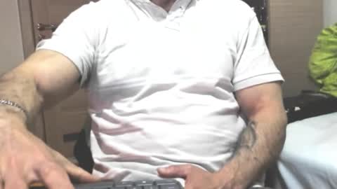 Snapshot of carin_the_body chatting on 11-06-25, 08:04 Laz online show from 11-06-25, 08:04