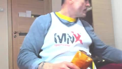 Snapshot of carin_the_body chatting on 11-17-25, 10:04 Laz online show from 11-17-25, 10:04