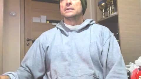 Snapshot of carin_the_body chatting on 11-25-25, 04:23 Laz online show from 11-25-25, 04:23