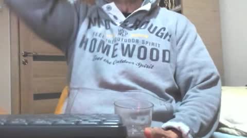 Snapshot of carin_the_body chatting on 12-02-25, 08:30 Laz online show from 12-02-25, 08:30