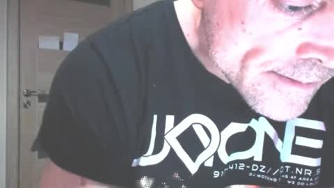 Snapshot of carin_the_body chatting on 12-14-25, 10:14 Laz online show from 12-14-25, 10:14