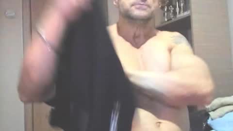 Snapshot of carin_the_body chatting on 12-15-25, 07:40 Laz online show from 12-15-25, 07:40