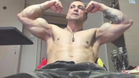 Snapshot of carin_the_body chatting on 05-04-26, 09:44 Laz online show from 05-04-26, 09:44