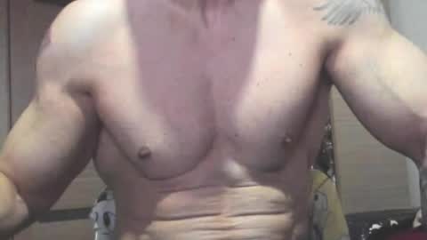 Snapshot of carin_the_body chatting on 05-20-26, 03:34 Laz online show from 05-20-26, 03:34