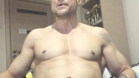 Snapshot of carin_the_body chatting on 06-11-26, 06:50 Laz online show from 06-11-26, 06:50
