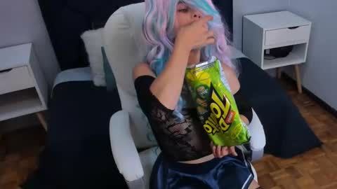 Snapshot of carinasommers chatting on 11-03-25, 02:13 CARINA  online show from 11-03-25, 02:13